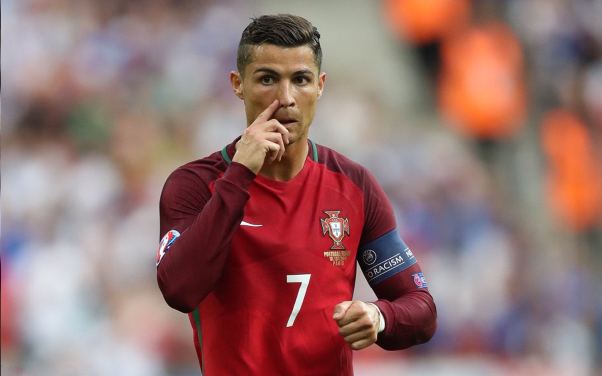 朱婷训练场上鼓励年轻替补队员，朱婷刻苦训练