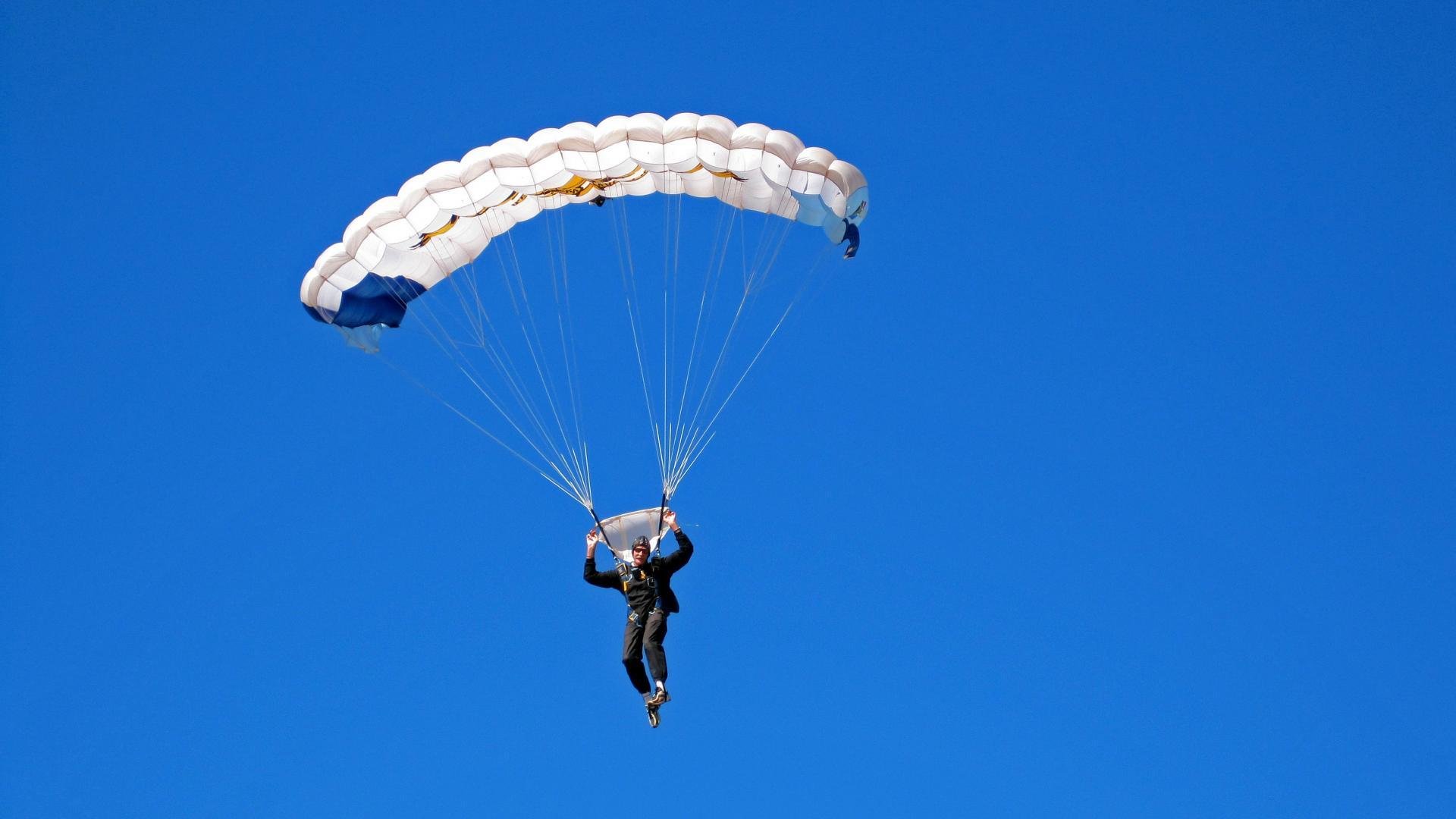 2025赛季：冠军争夺的潜在格局，下个赛季拿冠军