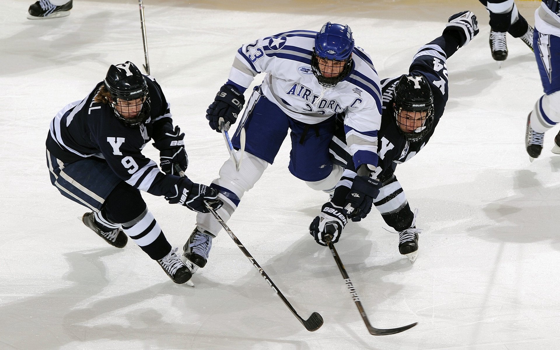 _潮流滑雪服:科技与时尚的完美结合_,滑雪服装